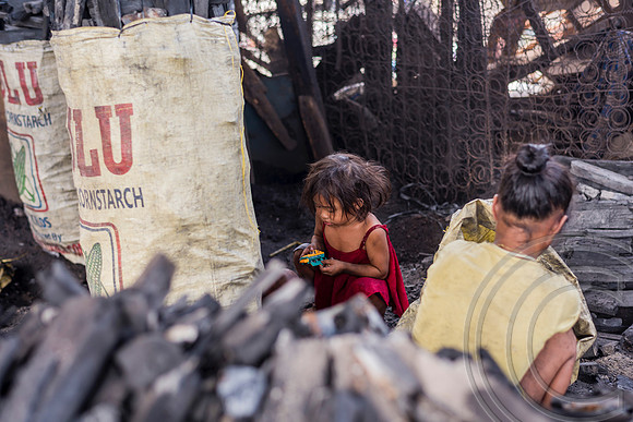 Charcoal harvesting rife in Manila's slums