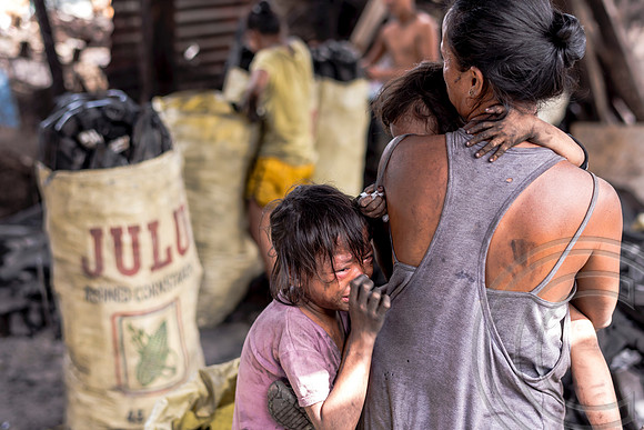 Charcoal harvesting rife in Manila's slums