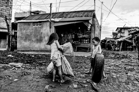Charcoal harvesting rife in Manila's slums (Ongoing Project)