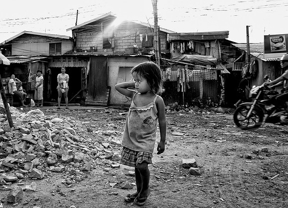 Charcoal harvesting rife in Manila's slums (Ongoing Project)