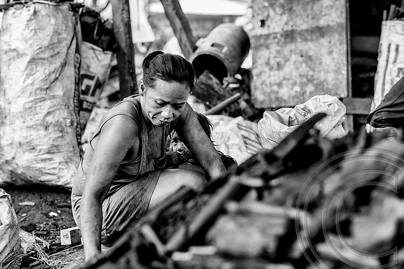 Charcoal harvesting rife in Manila's slums (Ongoing Project)